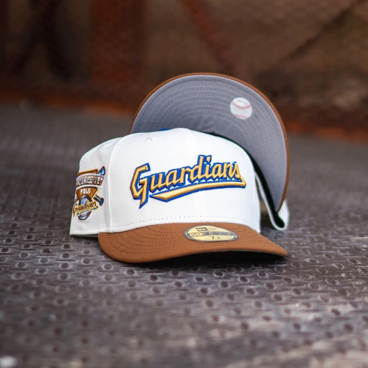 New Era Cleveland Guardians Progressive Field Grey UV (Off White/Wheat)